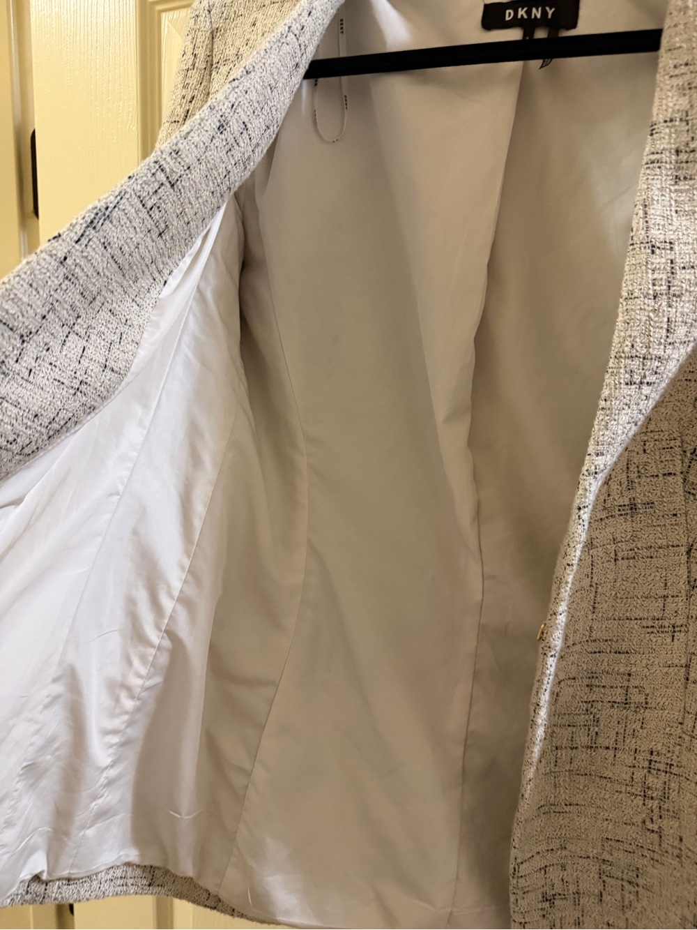 DKNY White, Grey, and Black Textured Open-Front Blazer - Picture 4 of 7
